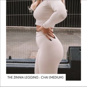 WE ARE TALA, Zinnia Leggings in M (Chai)